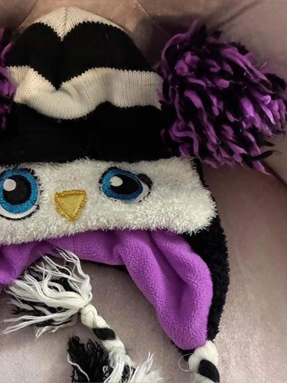justice, penguin hat